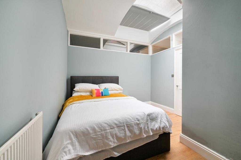 Cozy Hideaway In South Ken! Apartamento Londres